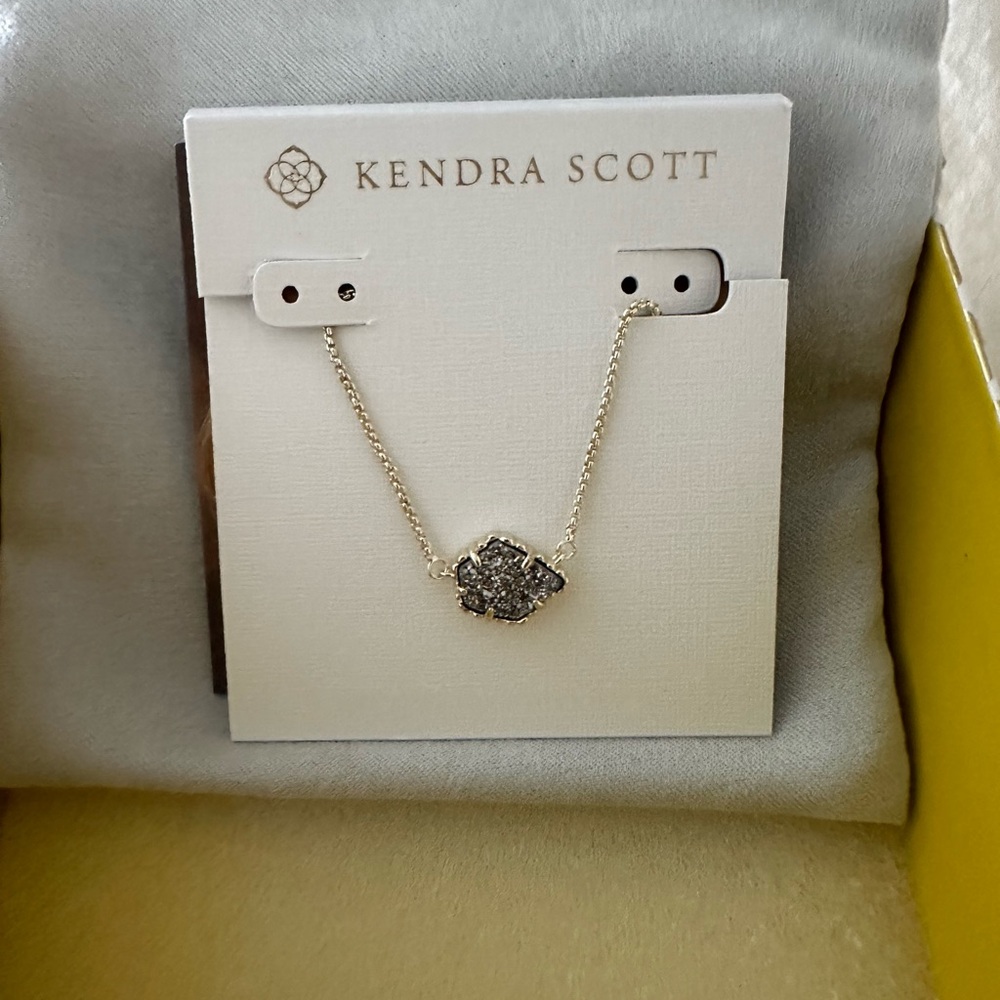 Kendra Scott Tess gold necklace
